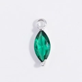 Dettaglio del ciondolo marquise con gemma verde e gancio in argento lucido - Ciondolo Marquise Zirconia Verde Placcato Platino