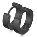 Boucles d'oreilles huggie minimalistes en acier inoxydable noir mat vues sous un angle de 45° - Boucle d'Oreille Surface Plate Noir (Seul)