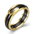 Moderner Keramikring aus Gold mit schwarzer Einlage und kreativem Gürtelschnallen-Design - US 6 / Schwarz