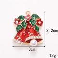 Pendentif cloche de Noël en émail rouge avec feuilles vertes et une perle blanche - Cloche de Noël Dorée (D2054)