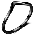 Macro shot of a minimalist 5mm black V-shaped stainless steel ring with mirror finish - US 5 / Gun Black
