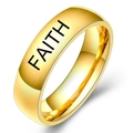Detalle de anillo de acero inoxidable dorado pulido con grabado FAITH en negro - Dorado FAITH
