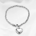 Poliertes Edelstahl-Herzarmband mit Rolo-Kette auf weißem Seidenhintergrund für Damen - 17cm / Stahlfarben