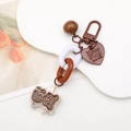 Joli pendentif ours en résine marron avec chaîne acrylique pour AirPods et sacs comme porte-clés - Koala Café (K1219)