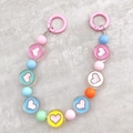 Ciondolo per telefono con perle colorate a cuore e anello a molla rosa in resina - Catena a mano / K1666 Cuore Colorato