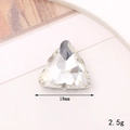 Dettaglio di strass in vetro triangolare da 18 mm con montatura a griffe in metallo - C429-18mm Triangolo Incastonatura a Griffe
