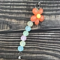 Farbenfroher Blumen-Perlenanhänger mit mattierten Perlen und Silberringen für DIY-Zubehör - Orange (K557)