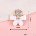 Elegante dije de flor blanca con borde dorado y circonitas para creación de joyería DIY - 24x25 / D568 Flor de Cinco Pétalos de Esmalte Blanco