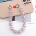 Détail de perles en acrylique violet avec finition laser irisante sur fermoirs argentés - Déstockage (Violet) / Violet (K1023)