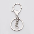 Dettaglio del moschettone in metallo lucido e dell'anello portachiavi per accessori fai-da-te - Chiusura a Moschettone + Catena / Anello portachiavi / Argento