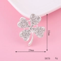 Colgante de trébol de cuatro hojas plateado con cristales, tamaño 29mm x 32mm - Estilo Trébol de Cuatro Hojas Blanco con Base Plateada (D076)
