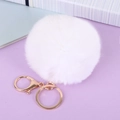 Porte-clés pompon blanc en fausse fourrure avec mousqueton et anneau doré brillant - Boule de Fausse Fourrure de Lapin 8cm / Blanc