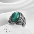 Vintage-Edelstahlring mit großem grünem Katzenaugenstein und floraler Gravur am Rand - Größe 7 / Grüner Katzenaugen-Stil