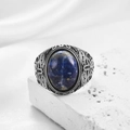 Vintage-Ring aus oxidiertem Edelstahl mit großem Lapislazuli und floralen Schnitzereien - Größe 7 / Blau & Weiß