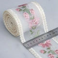 Nastro di pizzo ricamato con fiori rosa e foglie verdi su rete bianca, 11cm largo - Stile 2 (Larghezza 9cm) / 9cm