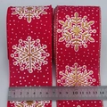 Rotes Weihnachtsband aus Leinenimitat mit goldenen Schneeflocken, 6,3 cm Breite - Sonderbreite
