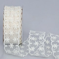 Détail de ruban en dentelle blanc cassé avec motifs flocons pour emballage cadeau DIY - Style ciel étoilé / Beige