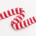 Mini sciarpa lavorata a maglia a righe bianche e rosse per bambole e decorazioni - A righe rosse e bianche