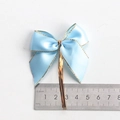 Nœud cadeau en satin bleu clair avec bord doré et attache pour emballage - Style Bord Doré / 5cm de Large / Bleu clair