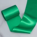 Roll of emerald green satin ribbon with smooth silk luster for DIY hair and gift packaging - 10cmx20m / Green