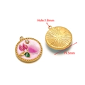 Ciondolo rosa in smalto rosa e acciaio inossidabile dorato, charm rotondo floreale da 19,5 mm - Ciondolo con strass fiore rosa rotondo dorato da 19,5 mm (F2437-2441)