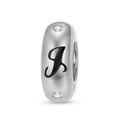 Makroansicht einer 925 Sterling Silber Alphabet Buchstabe I Perle mit schwarzer Emaille - Buchstabe J (PA0173-10)