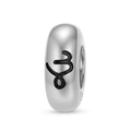 Détail macro d'une perle en argent 925 avec le symbole du zodiaque Capricorne noir - Argent sterling 925 / Capricorne (PA0174-10)
