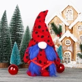 Weihnachts Gnom Plüschpuppe mit rotem Punktmusterhut und blauen Zöpfen zur Deko - Rote Katze Rudolf