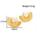 Golden fan-shaped steel earrings with marble texture, measuring 2.71cm by 3.86cm - Fan-shaped Design (ye-015-white) / Gold+White