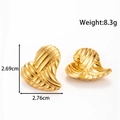 Boucles d'oreilles cœur dorées avec texture coquillage et données de mesure - Style Cœur Côtelé (YE-046-Gold)
