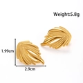 Eleganti orecchini a foglia d'oro in acciaio inossidabile con texture spazzolata - Stile Foglia di Piuma (YE-088-Gold)
