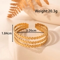 Bracciale rigido dorato in acciaio inossidabile con foglie traforate e design aperto - Stile Anello Traforato a Strati (YB-136)