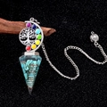 Sieben-Chakra-Lebensbaum-Pendel aus Harz mit blauen Steinen und Mondsichel-Anhänger - Blauer Türkis (Synthetisch)