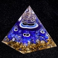 Lapis-Lazuli-Orgon-Pyramide mit bösem Blick-Perlen und Goldfolie in Harz - M2 (Böser Blick + Kupferspule + Lapislazuli-Chips)