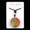 Pendentif octogonal en résine avec cristaux colorés et symbole Sri Yantra doré - Style Corde Tressée