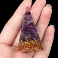 Orgone piramide met amethist en goudfolie voor desktop energie decoratie - Amethist