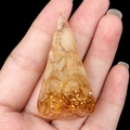 Sechseckiger Ringhalter aus Harz mit Citrin-Kristallen und Goldfolien-Inlay - Gelbe Jade
