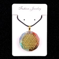 Pendentif octogonal en résine de pierres de cristal naturel avec motif fleur doré - Taille 16