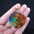Pendentif chakra octogonal en résine avec pierres naturelles et symbole géométrique doré - Cube de Métatron (No. 9)