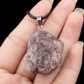 Pendentif en cristal d'améthyste violette naturelle avec cordon noir pour femme - Quartz Fraise