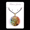 Pendentif octogonal Arbre de Vie en résine avec pierres colorées et cordon noir - Style 31