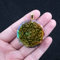 Pendentif d'énergie Orgone avec pierres naturelles et motif fleur de vie dorée - Fleur de Vie Hexagramme (No. 15)