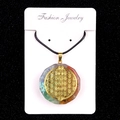 Pendentif octogonal 7 chakras en cristal avec motif fleur de vie en métal doré - N° 34