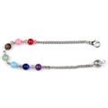 Pulsera de cadena plateada con siete cuentas de chakra y colgante de bola calada - Cadena de 7 Chakras (Color Plateado)