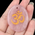 Pierre de quartz rose avec pendentif symbole Om doré pour bricolage yoga et porte-clés - Quartz rose
