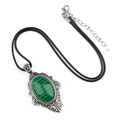 Collier vintage avec pendentif ovale en malachite verte et monture argentée sur cordon noir - Malachite (Artificielle)