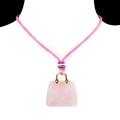Roze gevlochten ketting met rozenkwarts hanger in handtasvorm en gouden metalen details - Rozenkwarts