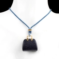 Ketting met blauwe zandsteen tas-hanger en lichtblauwe gevlochten koord - Blauwe Zandsteen (Kunstmatig)