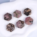 Pendenti esagonali in rodonite rosa con venature naturali e fori preforati - Rodonite