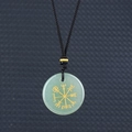Collar brújula vikinga Vegvisir con piedra ágata verde claro y cordón trenzado negro - Aventurina Verde